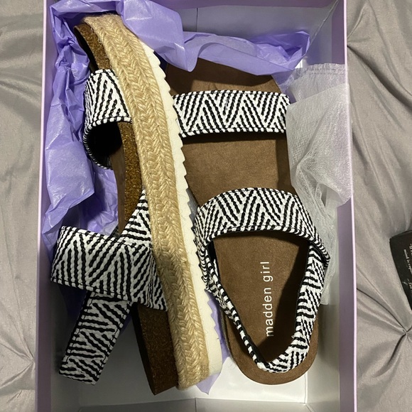 Madden Girl Shoes New In Box Madden Girl Cybell Espadrille Flatform